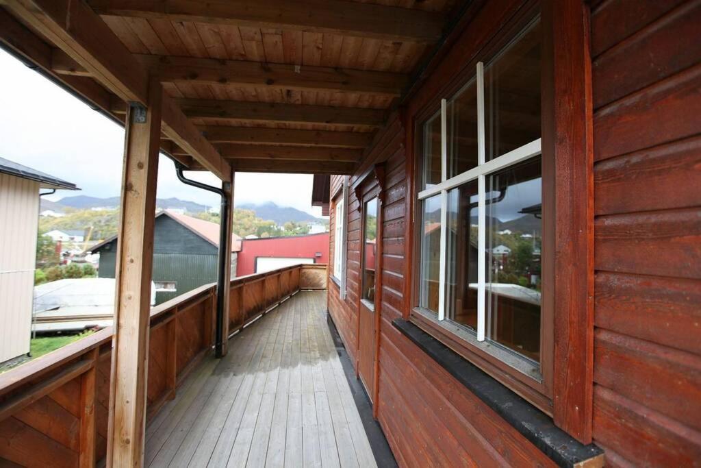 Koselig Hus I Havna Apartment Svolvaer Exterior photo